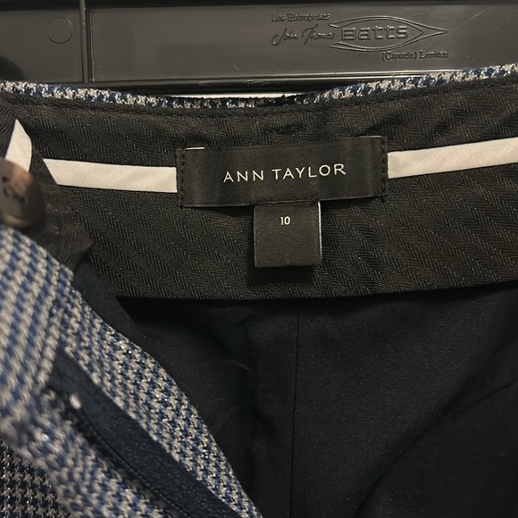 Ann Taylor houndstooth ankle length pants - Picture 4 of 4